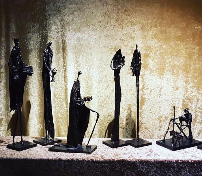 Giacometti-Figuren als Krippenspiel-Figuren