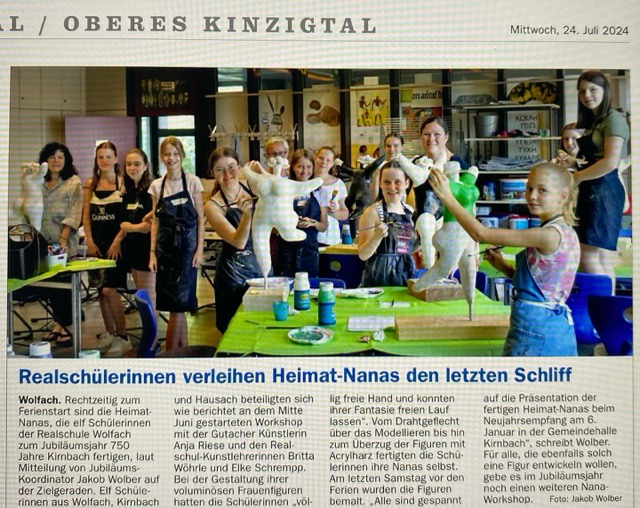 Zeitungsartikel des Schwarzwälder Boten über den Nana Workshop zum Stadtjubiläum Kirnbach